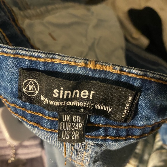 Missguided Sinner high-waist ripped skinny jeans! - Picture 13 of 15
